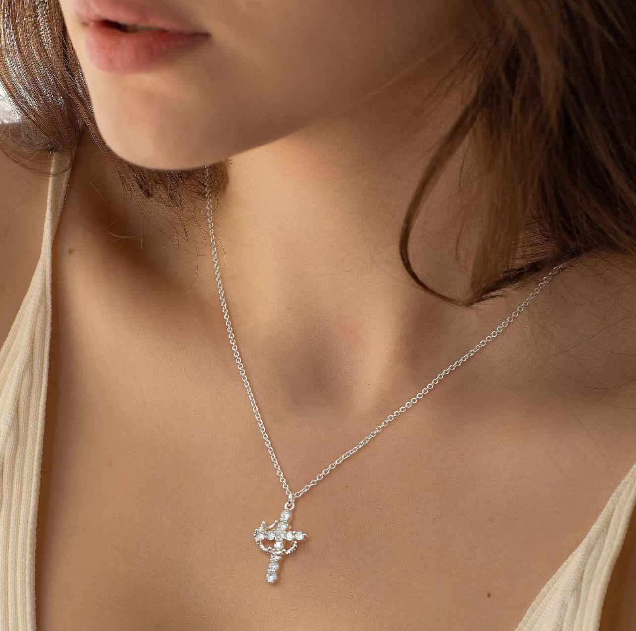 VitaLuxe™ Pendant — Ignite Unshakable Confidence and Timeless Elegance Every Day