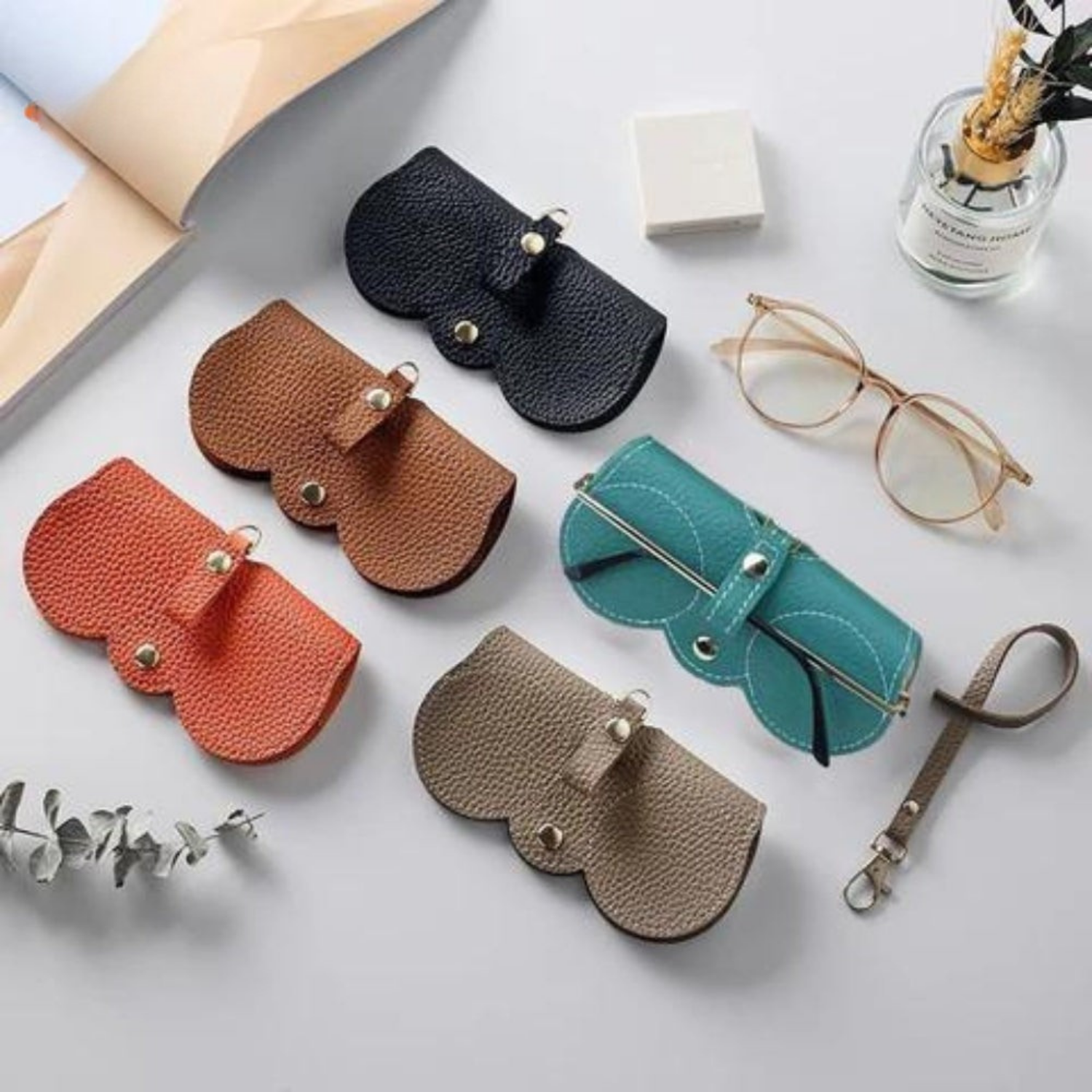 SlendaRico™ Slim Leather Glasses Case — Ultimate Featherlight Protection That Moves with You