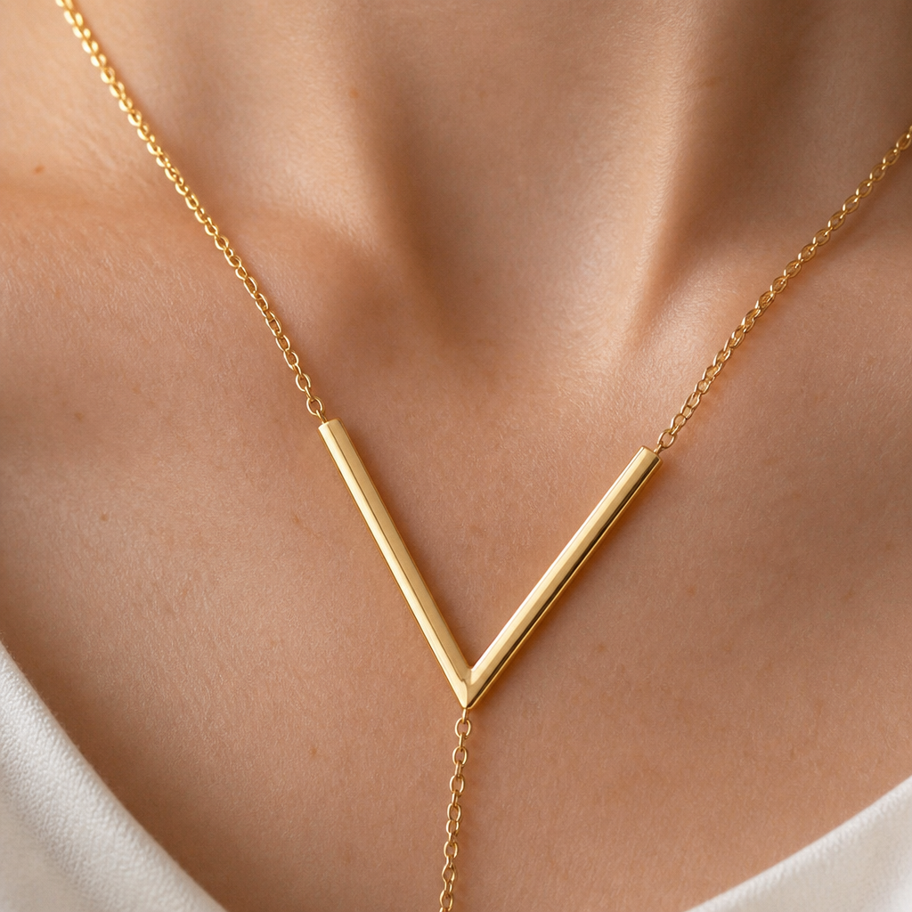 LumaRadiance™ – Sleek Gold Lariat Necklace Featuring V-Bar Pendant