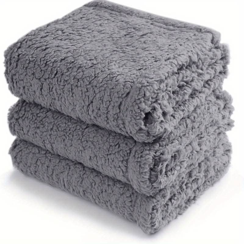 Luxurious Fleece Blanket for Pets - Ultimate Comfort