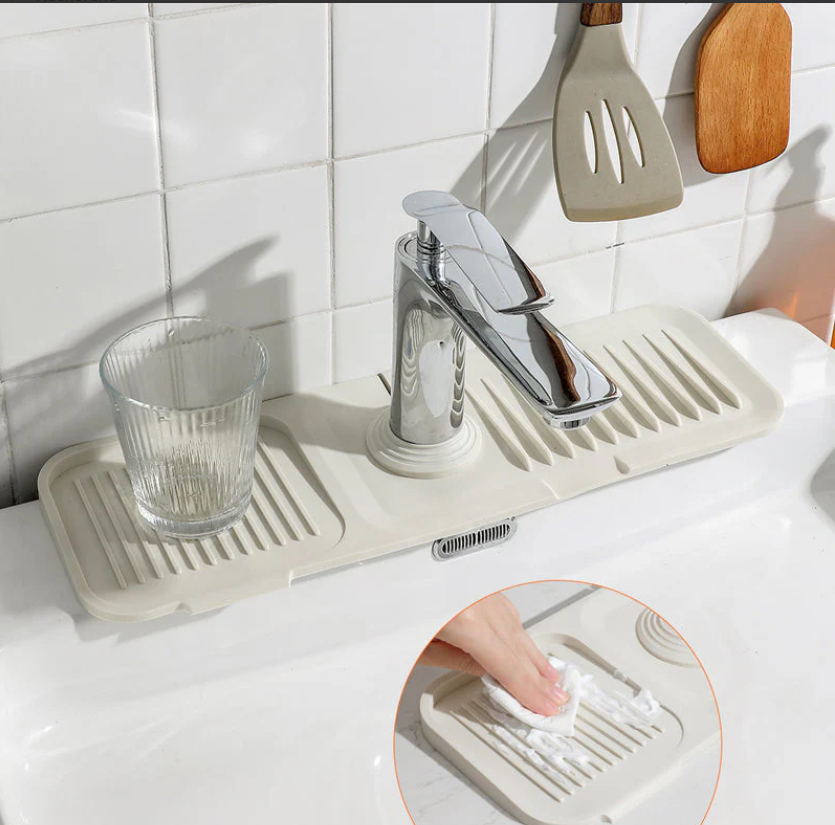 AquaShield™ Silicone Drying Mat — Keep Counters Spotless and Dry Without Lifting a Finger