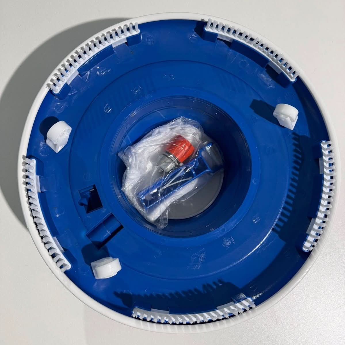Powerful Pool Vacuum for Efficient Cleaning of Leaves and Debris