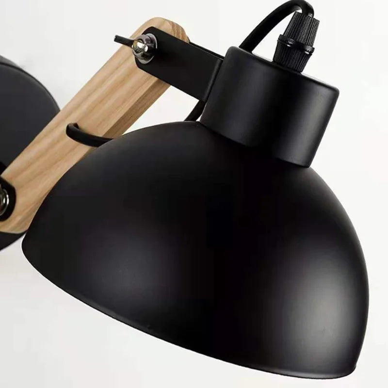 Versatile Modern Wall Light with Adjustable Design