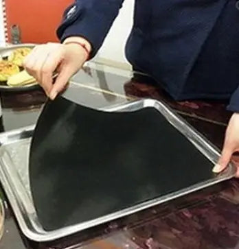 Non-Stick Grill Mat for Clean Cooking | Ideal for Meat, Fish, and Vegetables