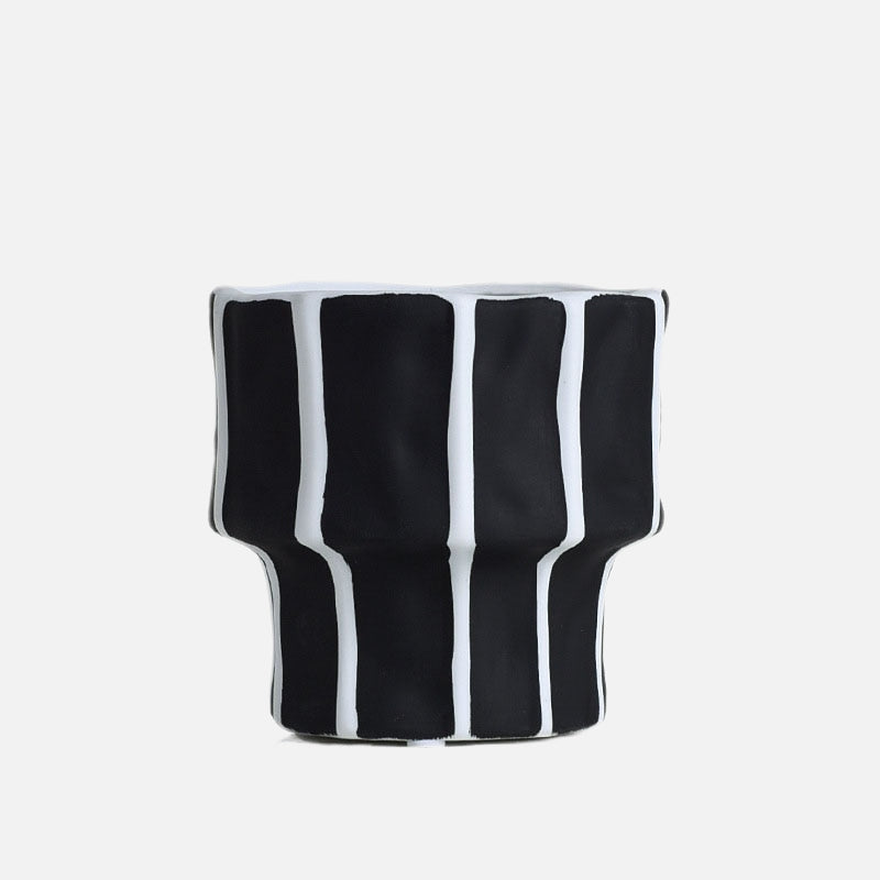 Elegant Black Geometric Ceramic Flower Vase in Various Sizes