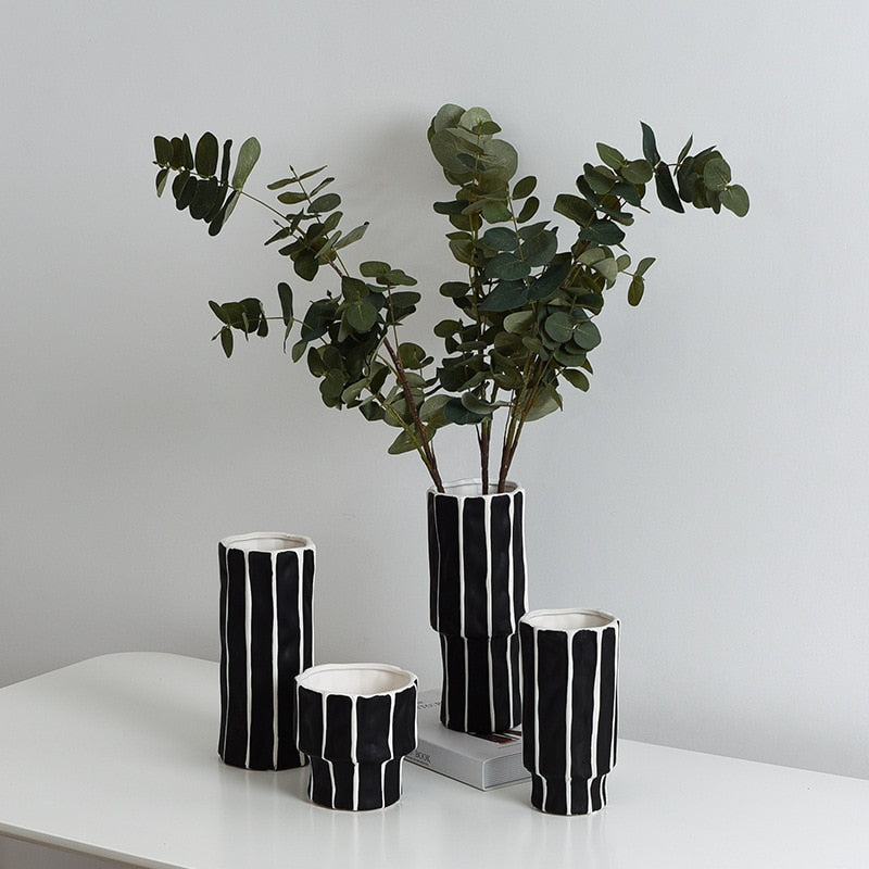 Elegant Black Geometric Ceramic Flower Vase in Various Sizes