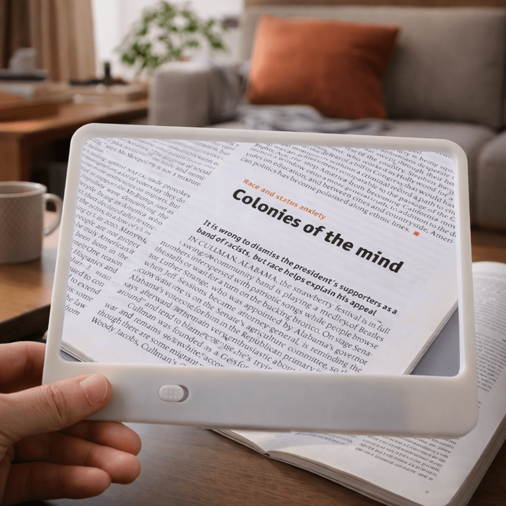 LED Magnifying Glass with 3x Magnification for Easy Reading