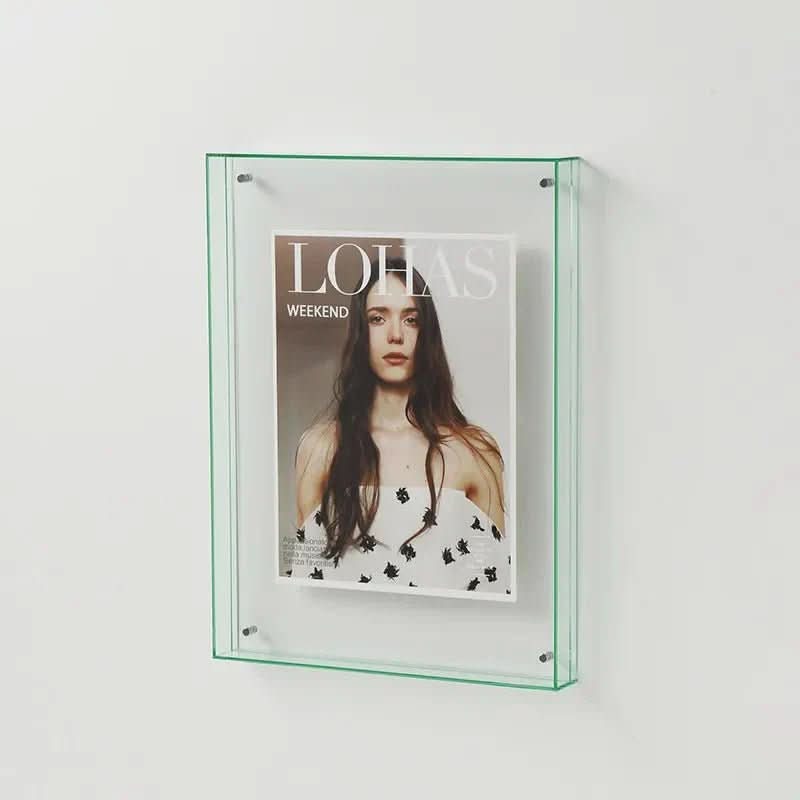 VividView – Elegant Acrylic Photo Display Frame