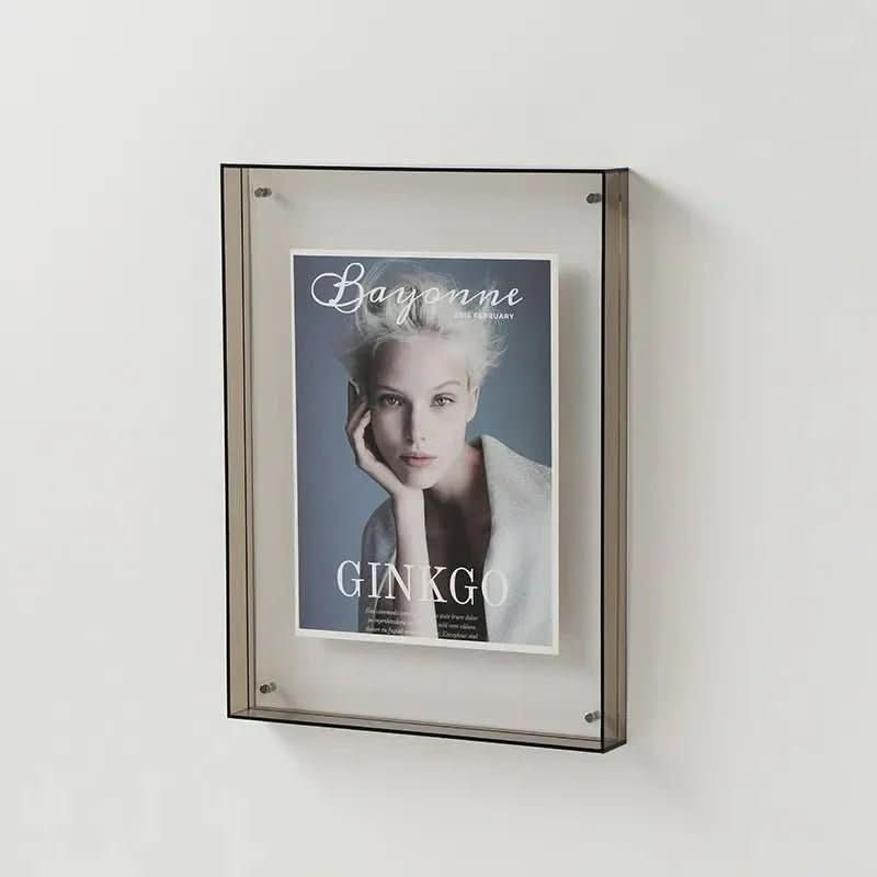 VividView – Elegant Acrylic Photo Display Frame