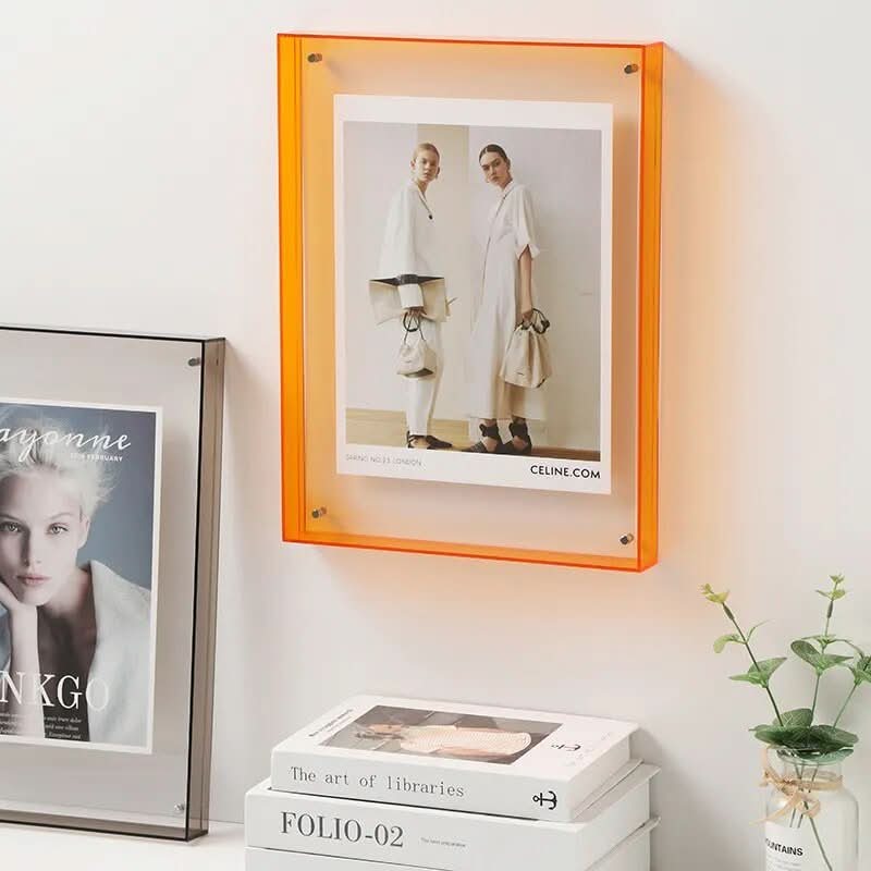 VividView – Elegant Acrylic Photo Display Frame
