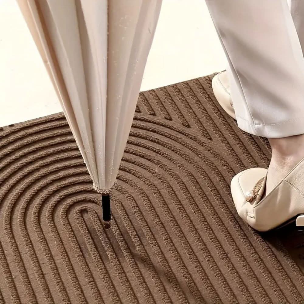 Chic Absorbent Mat with Elegant Wave Design