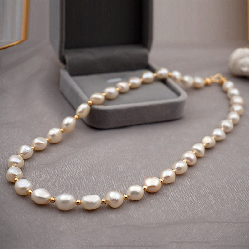 Chic Pearl Elegance Pendant Necklace for Women