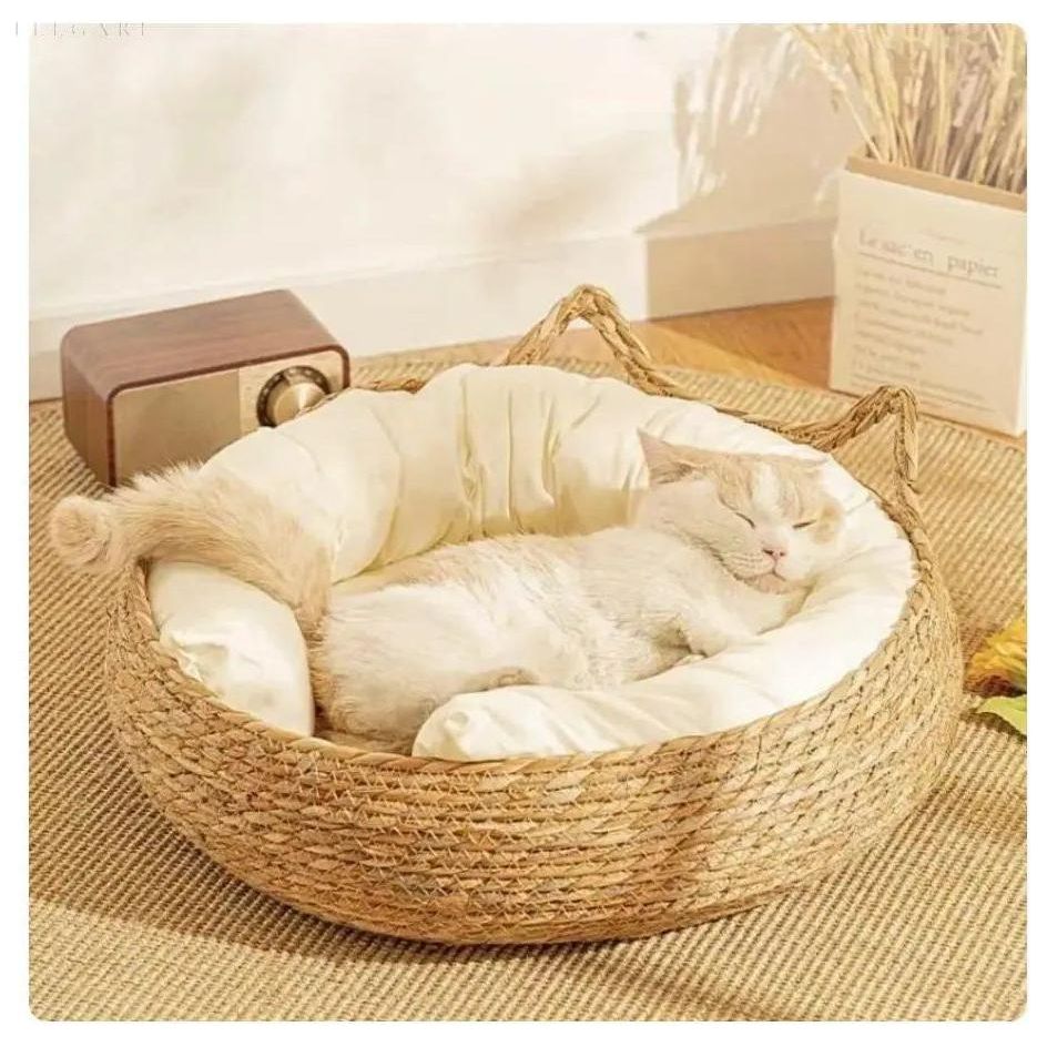 Plush Retreat Cat Bed for Ultimate Comfort