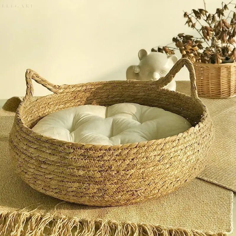 Plush Retreat Cat Bed for Ultimate Comfort
