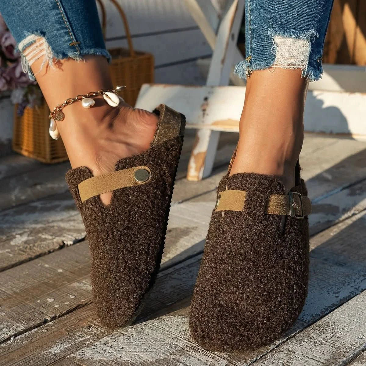 SnugWool - Luxurious Wool Slippers for Ultimate Indoor Comfort