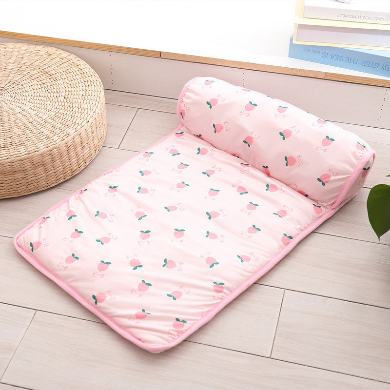 Cooling Mat for Dogs and Cats Made from Ice Silk