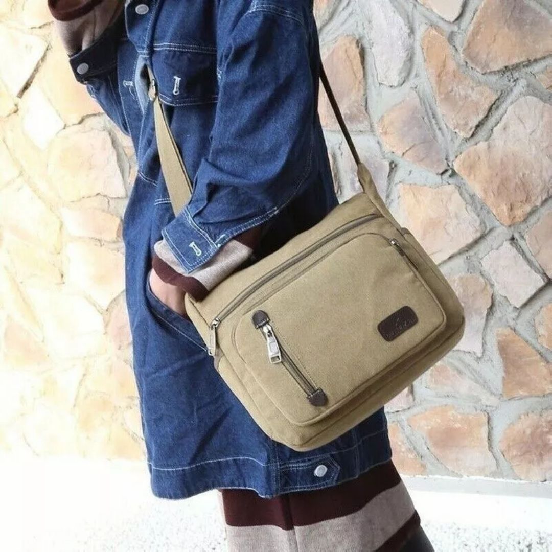 Versatile and Spacious Messenger Bag for Everyday Adventures