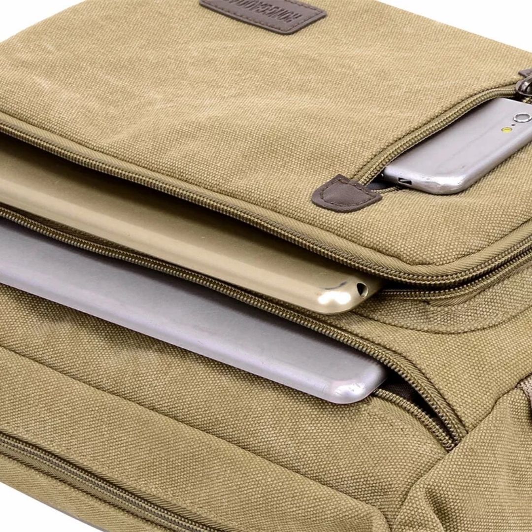 Versatile and Spacious Messenger Bag for Everyday Adventures