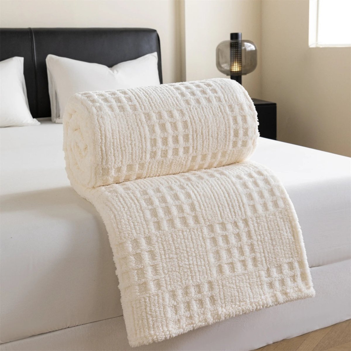 Cozy Velvet Throw Blanket with Waffle Pattern for Indoor Comfort