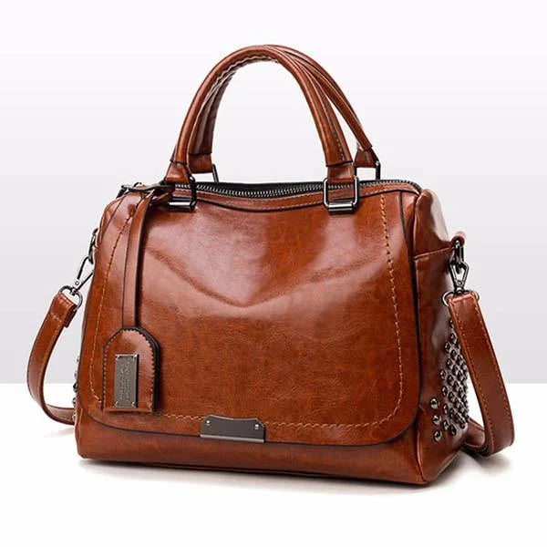 Chic Leather Crossbody Bag for Daily Adventures