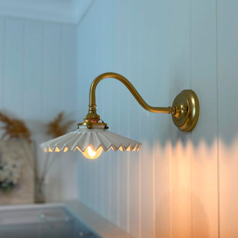Chic Adjustable Wall Lamp with Stylish Ceramic Shade