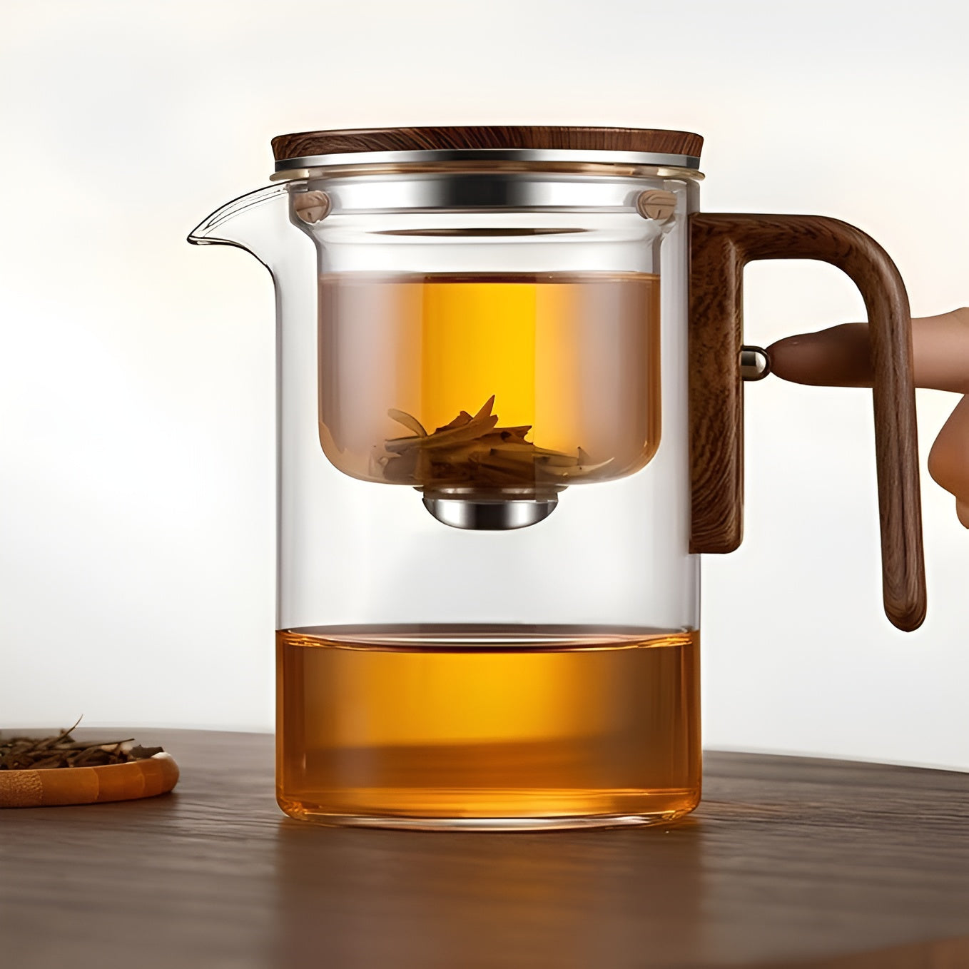 Stylish Heatproof Glass Teapot with Comfortable Grip - 4-6 Cup Capacity