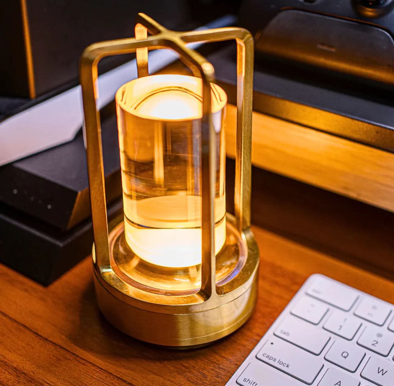 Stylish Cordless Table Lamp for Ambient Illumination
