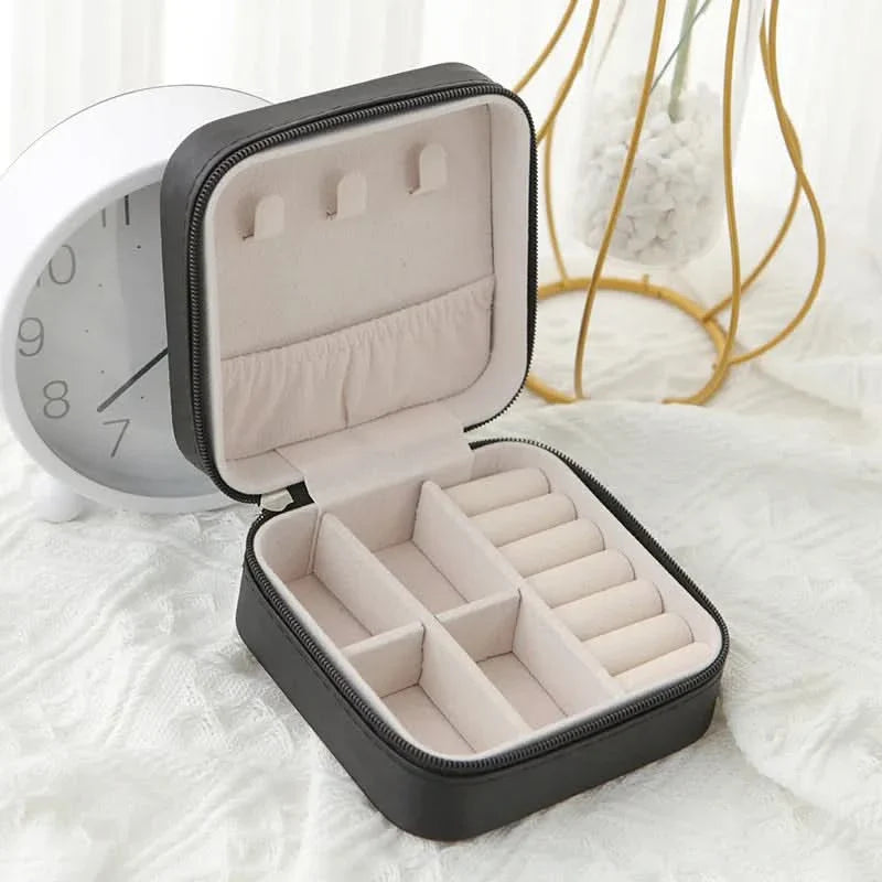 Travel Jewelry Organizer – Compact Storage Case for Daily Use