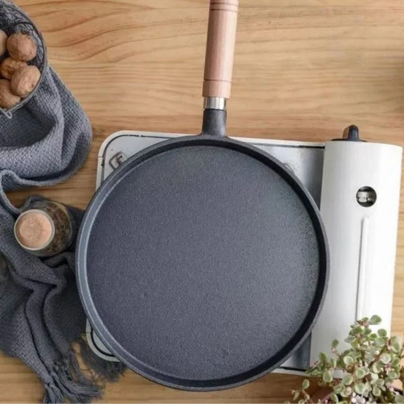 Versatile Cast Iron Skillet for Induction and Gas Cooking