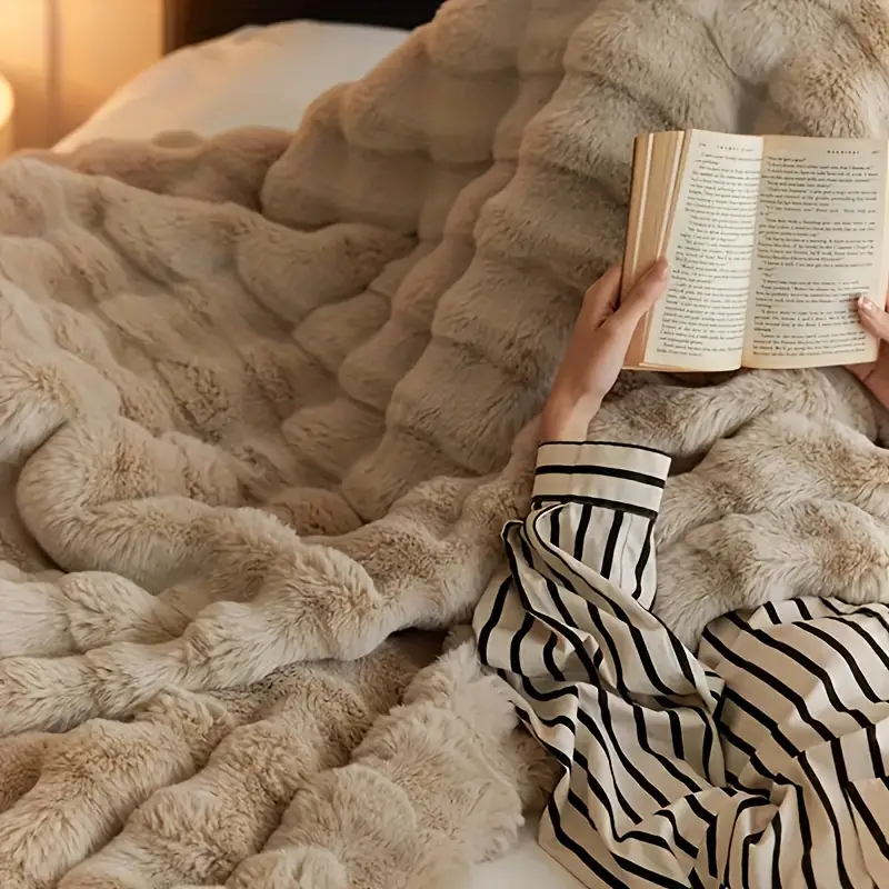 Cozy Luxe Faux Fur Throw Blanket - Soft & Thick