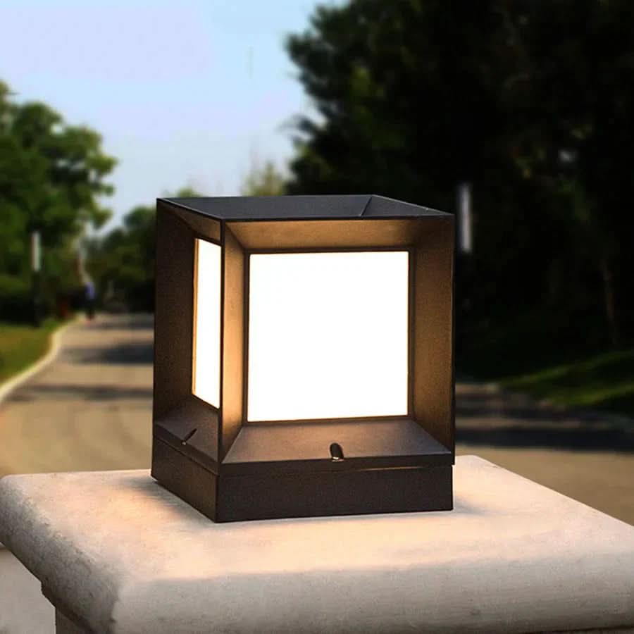 Contemporary Outdoor LED Lamp for Driveways and Gates