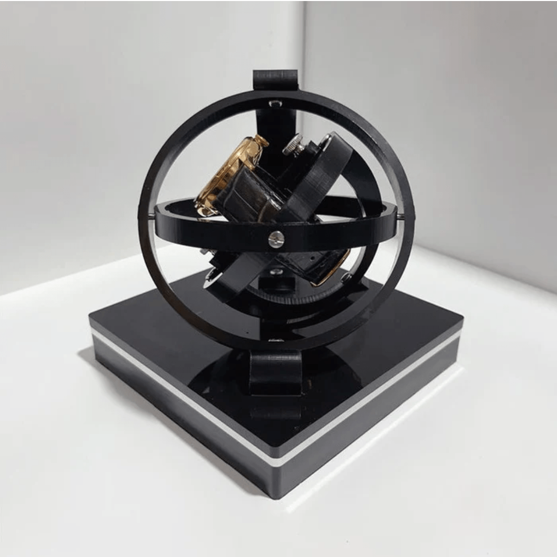 Elegant Automatic Watch Winder with Whisper-Quiet Functionality