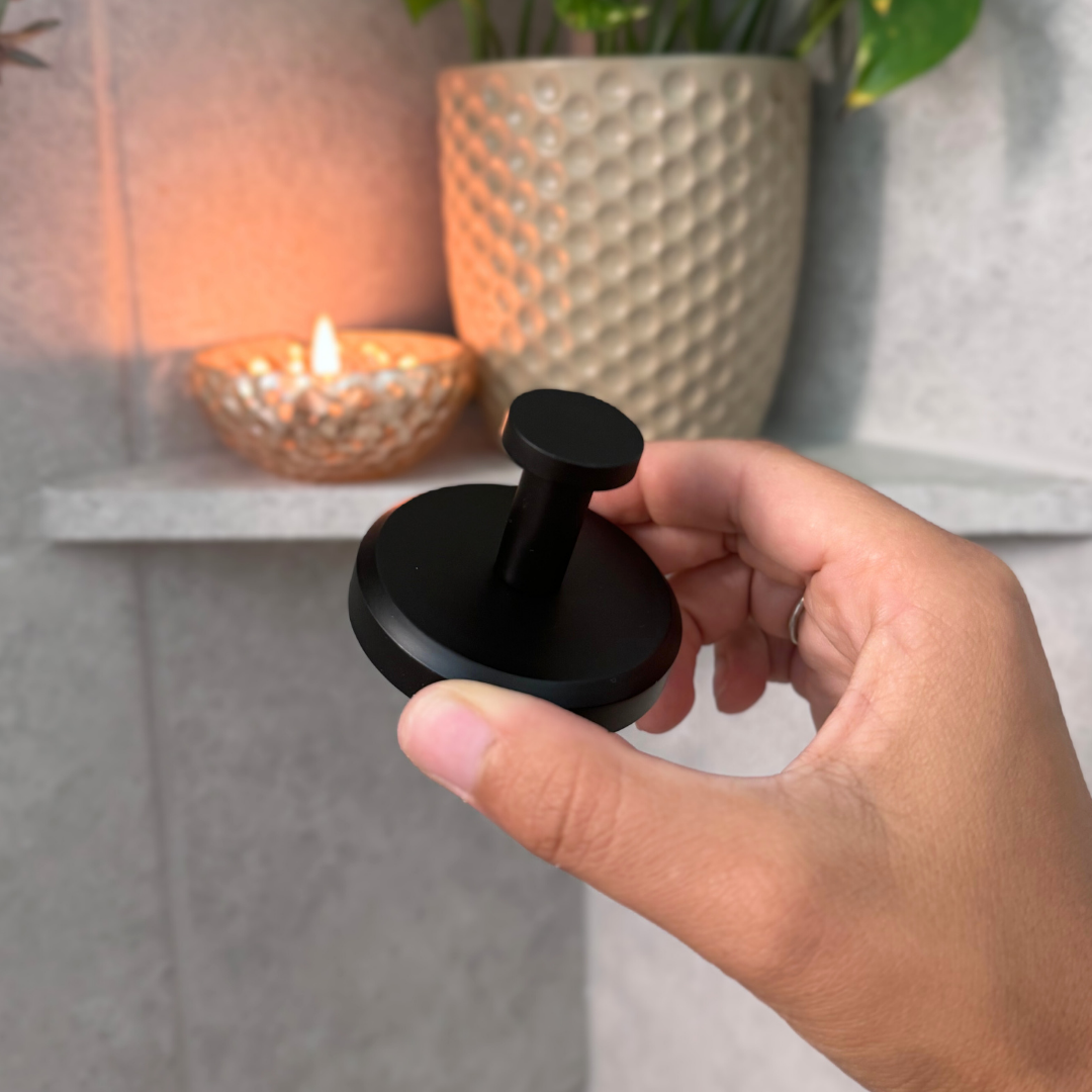 Versatile No-Drill Suction Hooks (2 Pack) – Effortless Organization for Every Room