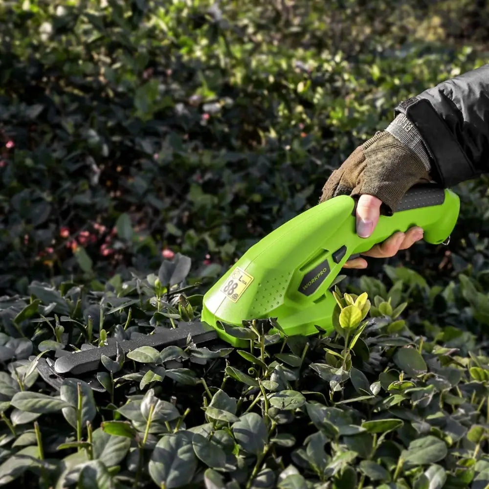 Hedge Trimmer | One-Hand Operation | Tool-Free Blade Change