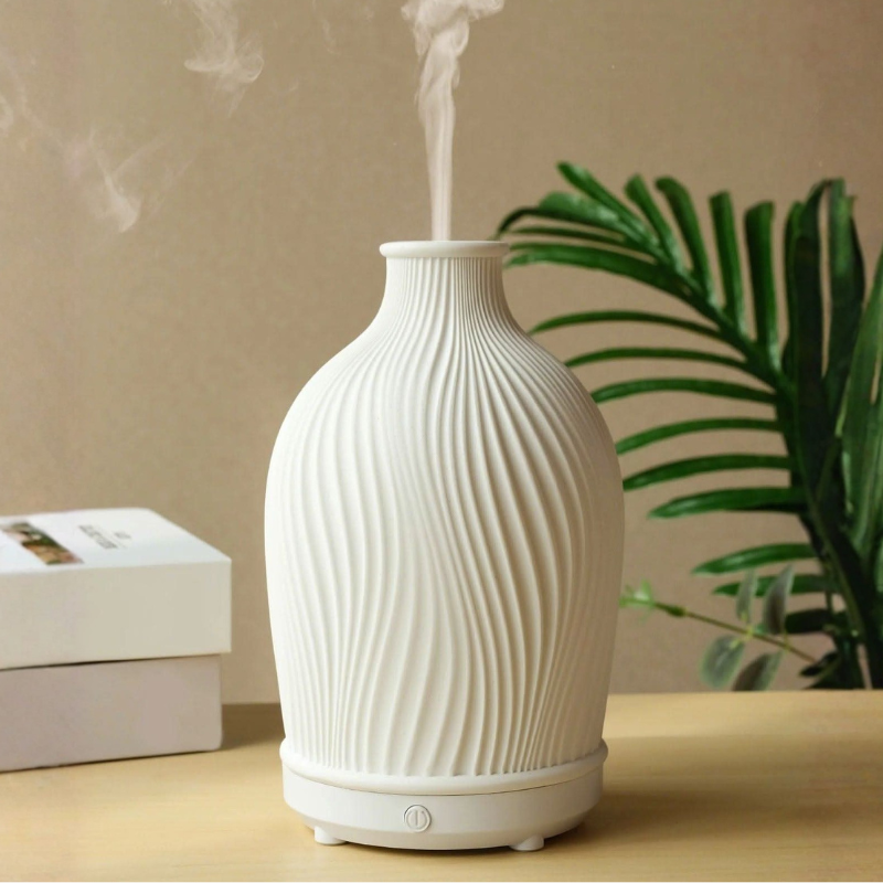 Elegant AromaMist USB Humidifier with Ambient Light - 80 ml