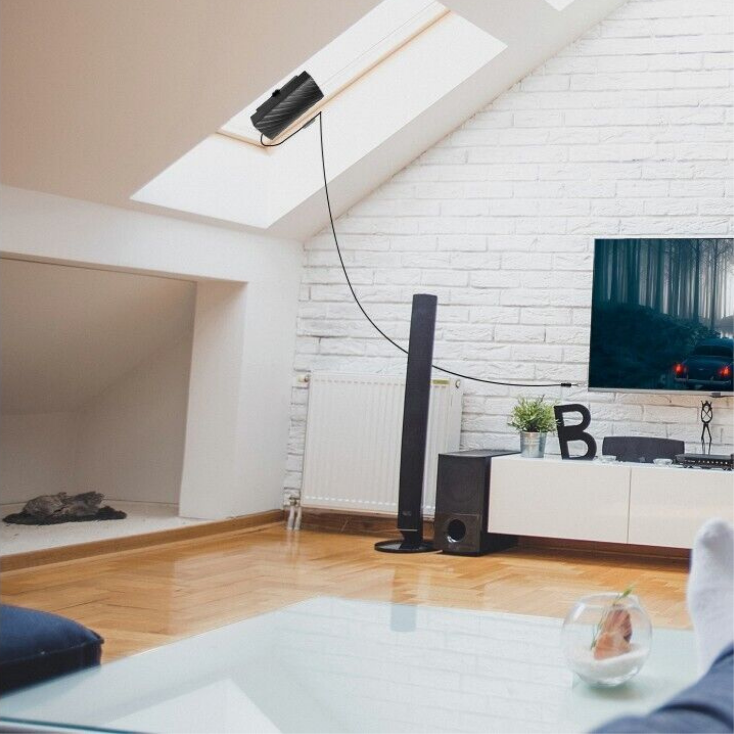 High-Gain Indoor TV Antenna with Waterproof Design