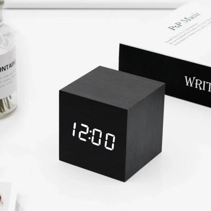 Smart LED Alarm Clock with Sound Activation and Dual Power Options