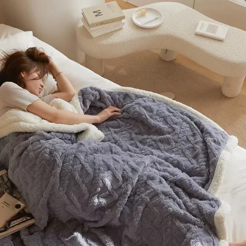 Plush Fleece Winter Throw – Ultimate Softness for Your Home