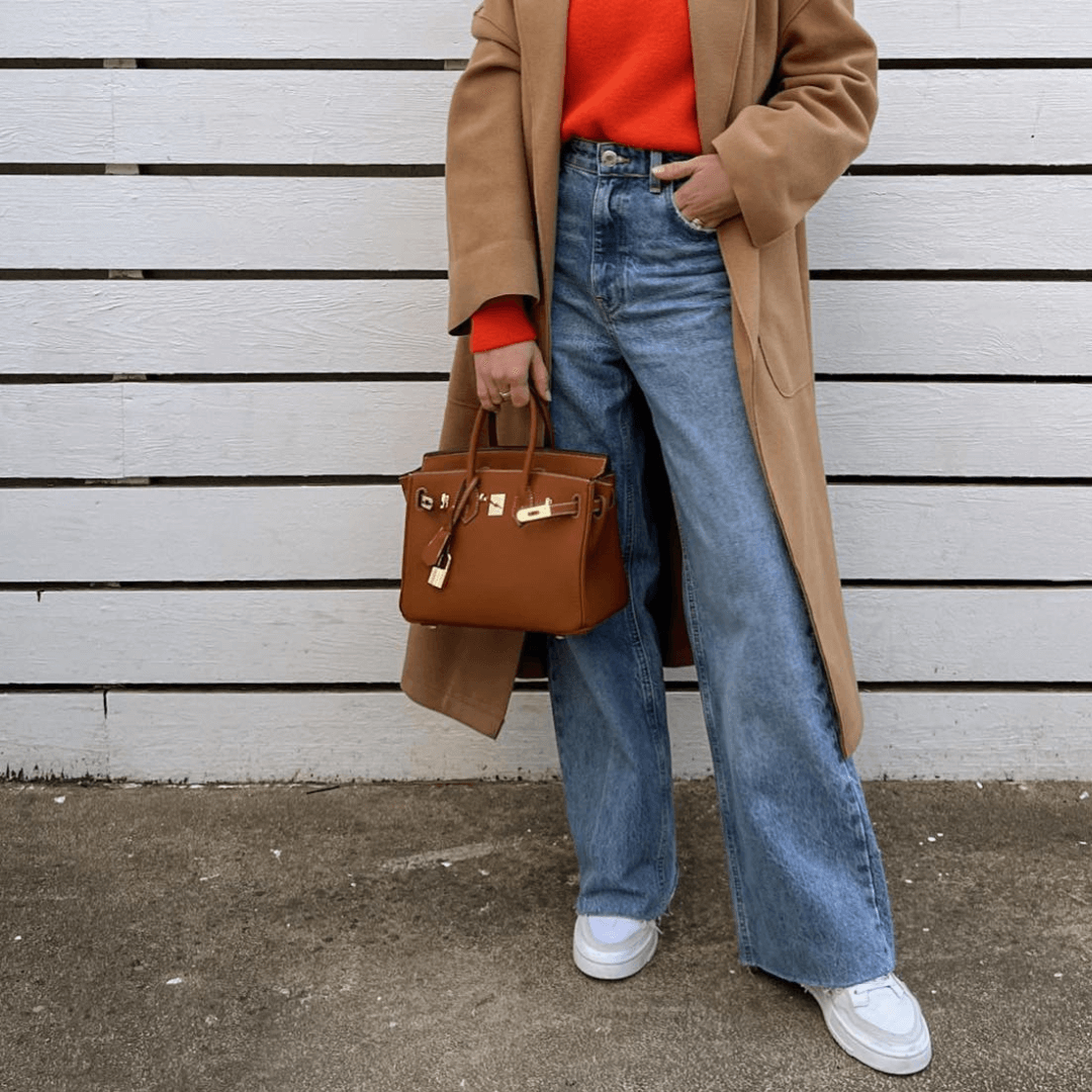 Sophisticated Leather Tote with Adjustable Strap and Generous Space