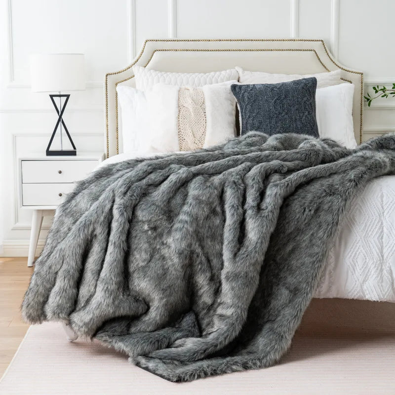 Plush Velvet Touch Throw Blanket for Cozy Elegance