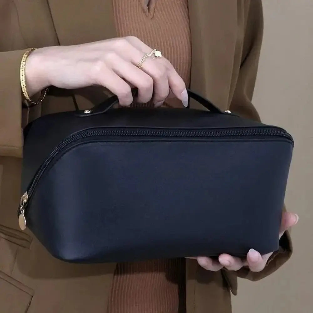 Chic Travel Cosmetic and Toiletry Organizer for Effortless Style