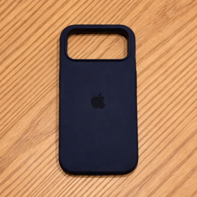 Silicone Case with Soft-Touch Finish | Slim & Shockproof | For iPhone