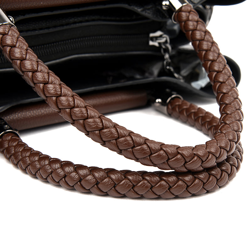 Sophisticated Elegance: Luxe Crossbody Bag for Every Occasion