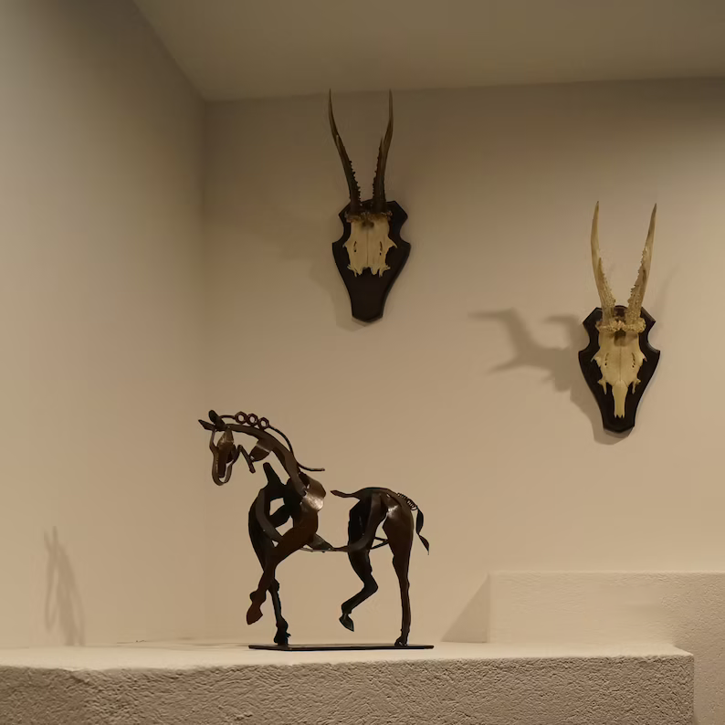 Majestic Equine Elegance: Handcrafted Metal Horse Sculpture