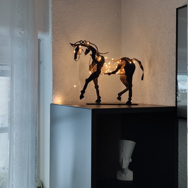 Majestic Equine Elegance: Handcrafted Metal Horse Sculpture