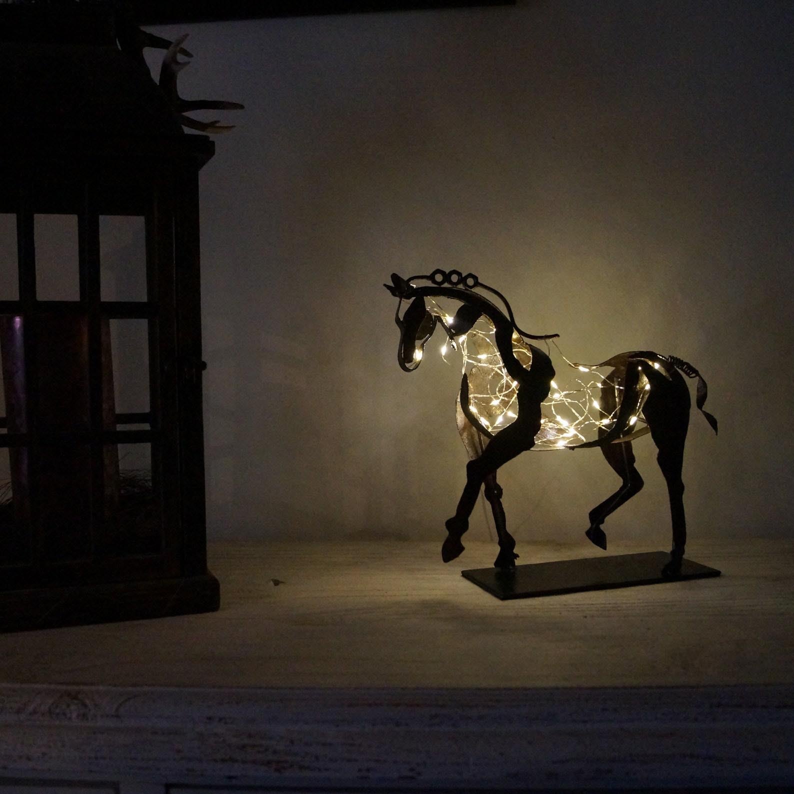 Majestic Equine Elegance: Handcrafted Metal Horse Sculpture