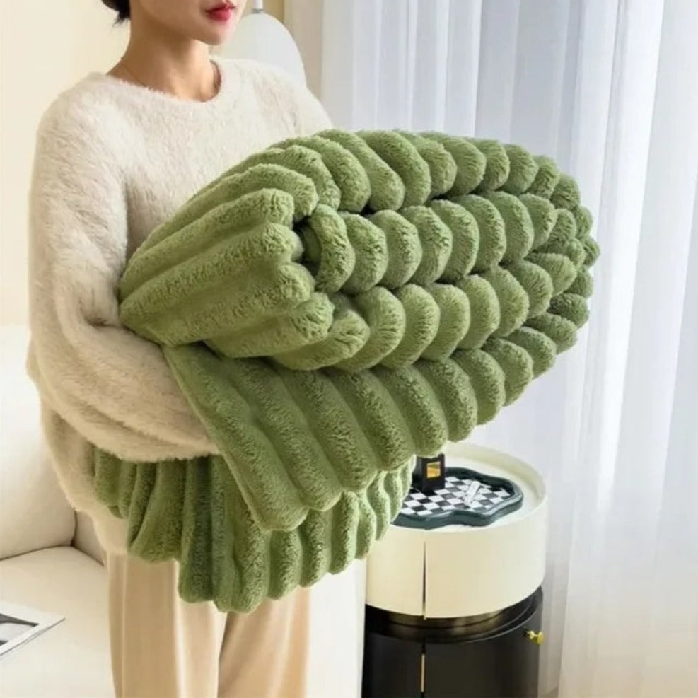 Heavenly Comfort Fleece Blanket – Soft & Cozy Throw for All Seasons