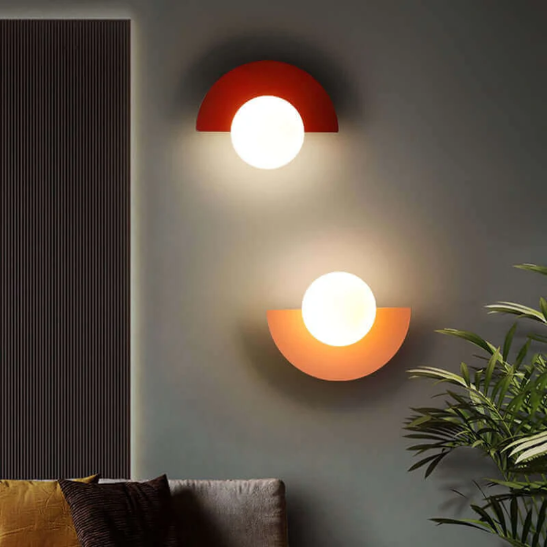 Elegant Crescent LED Wall Light for Indoor Spaces - 28x20 cm