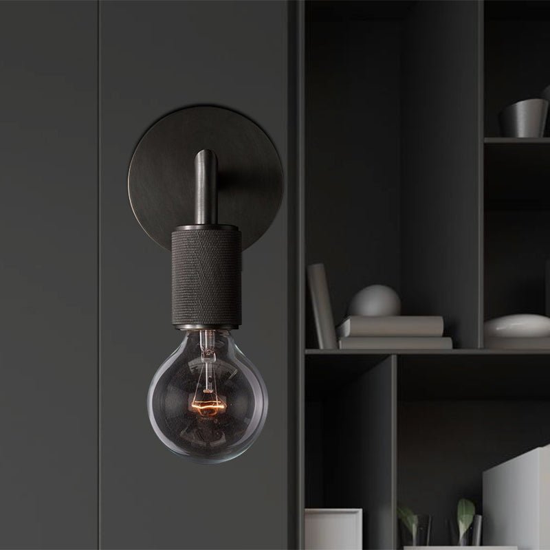 Stylish Adjustable Metal Wall Light for Indoor Spaces
