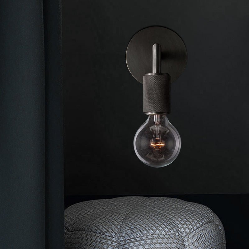 Stylish Adjustable Metal Wall Light for Indoor Spaces